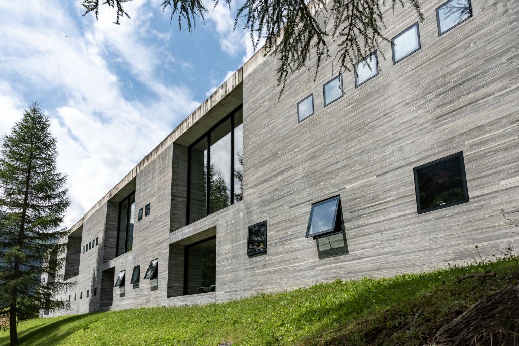 Le bâtiment des thermes de l'architecte Peter Zumthor ( le même que celui de la chapelle Bebedegt )  sont célèbres !